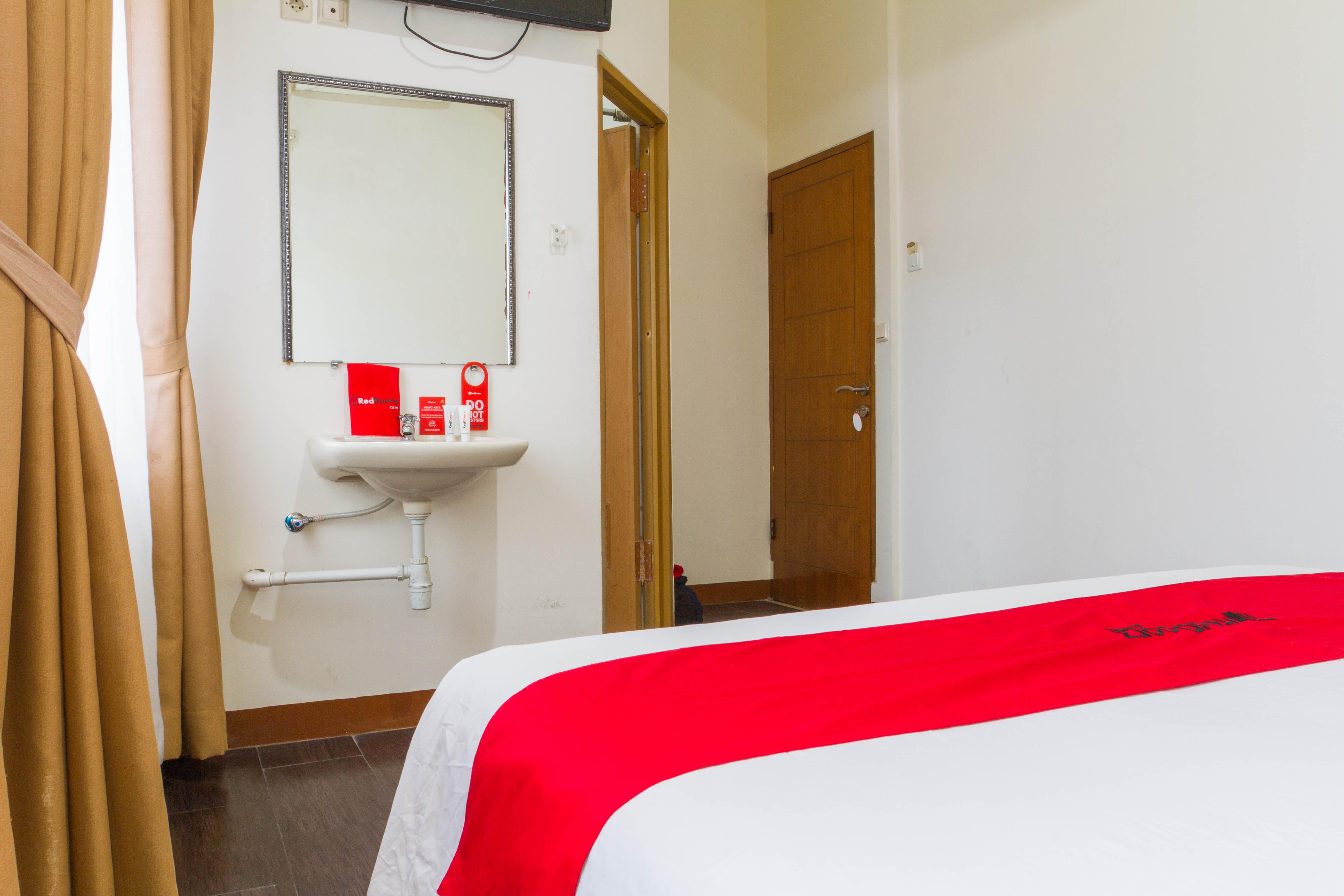 Reddoorz Plus @ Surapati 2 Bandung Exteriér fotografie