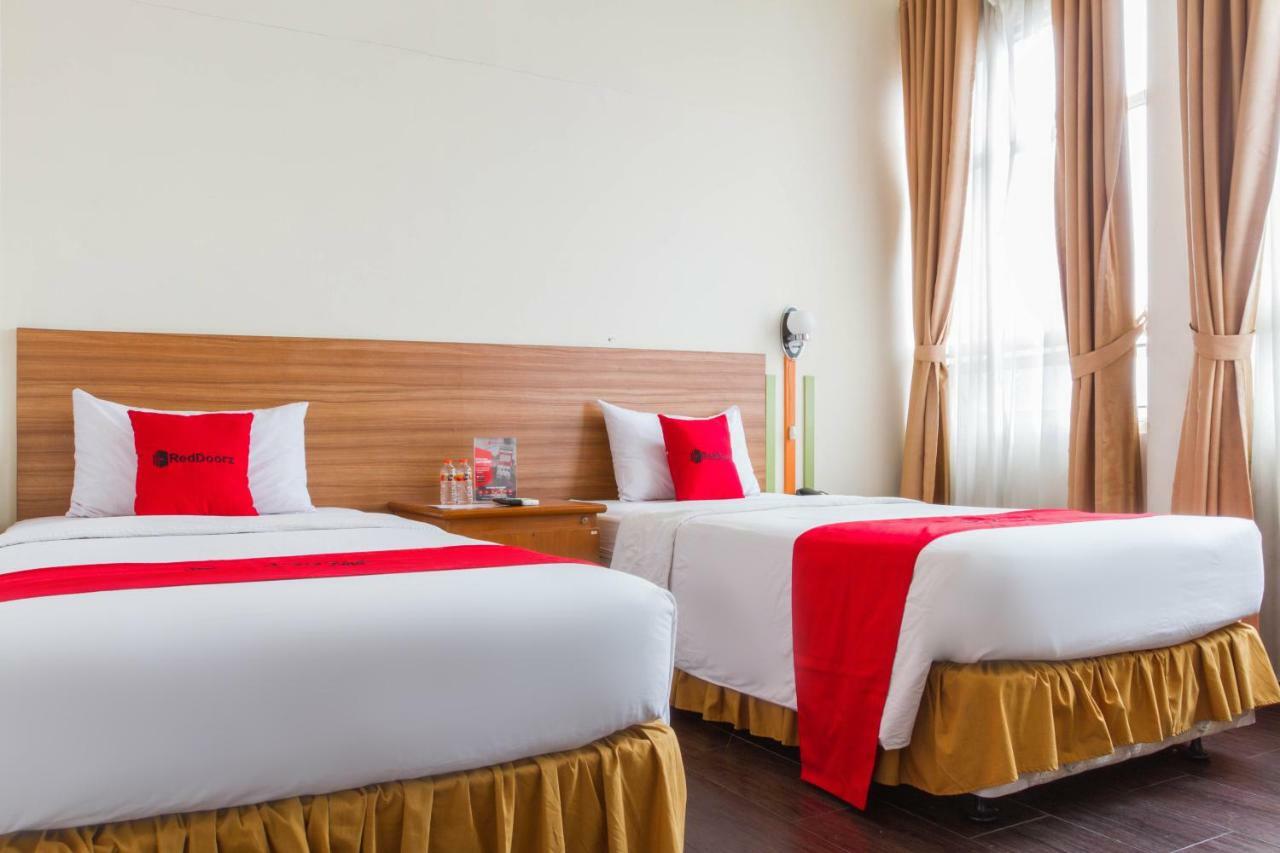 Reddoorz Plus @ Surapati 2 Bandung Exteriér fotografie