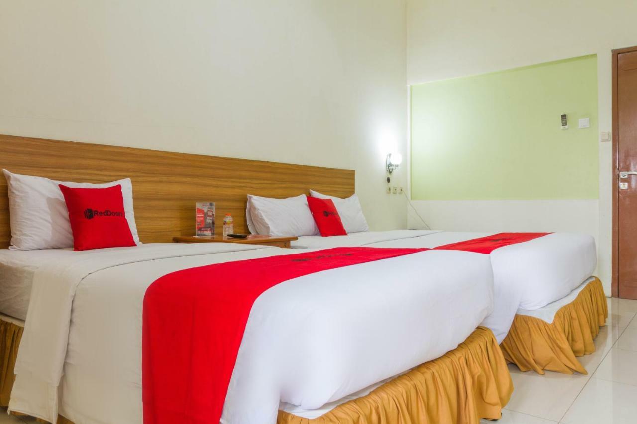 Reddoorz Plus @ Surapati 2 Bandung Exteriér fotografie