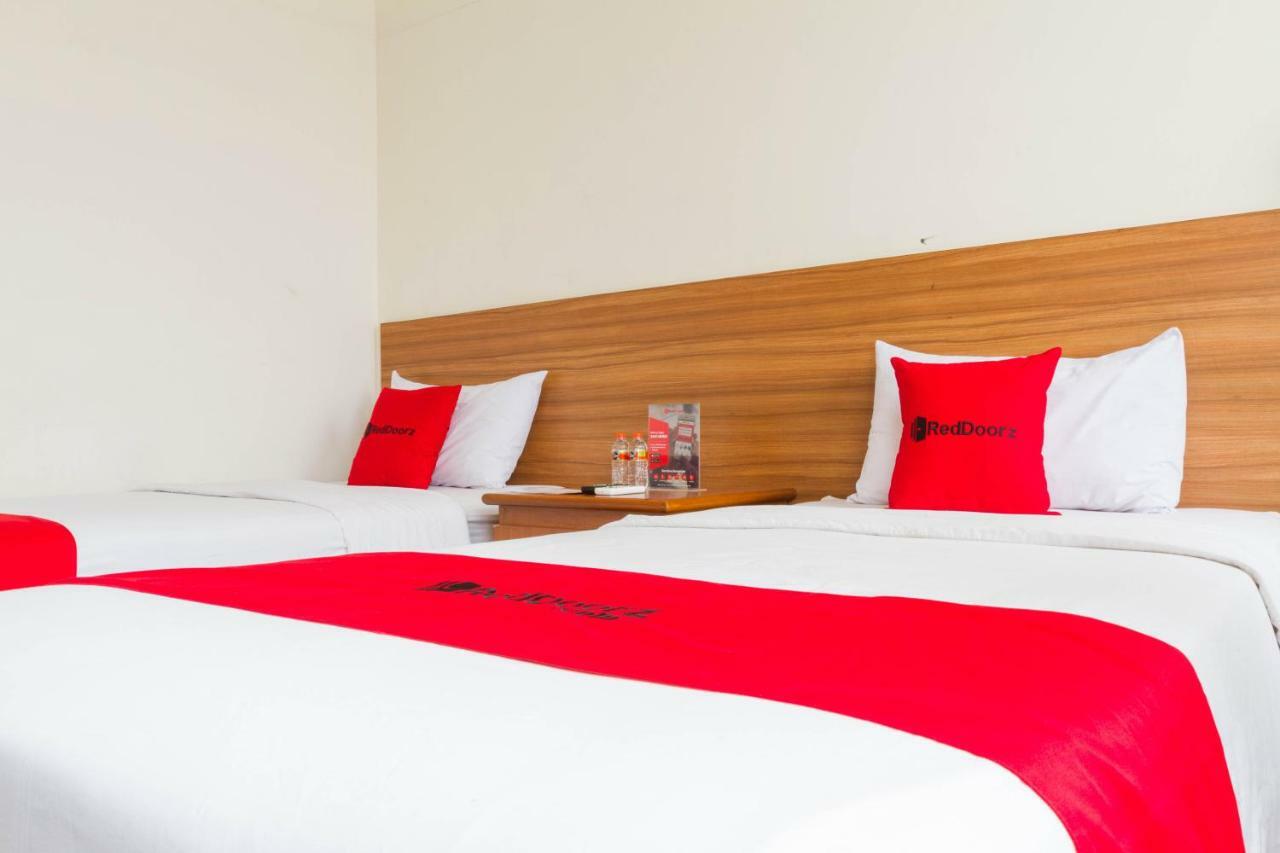 Reddoorz Plus @ Surapati 2 Bandung Exteriér fotografie